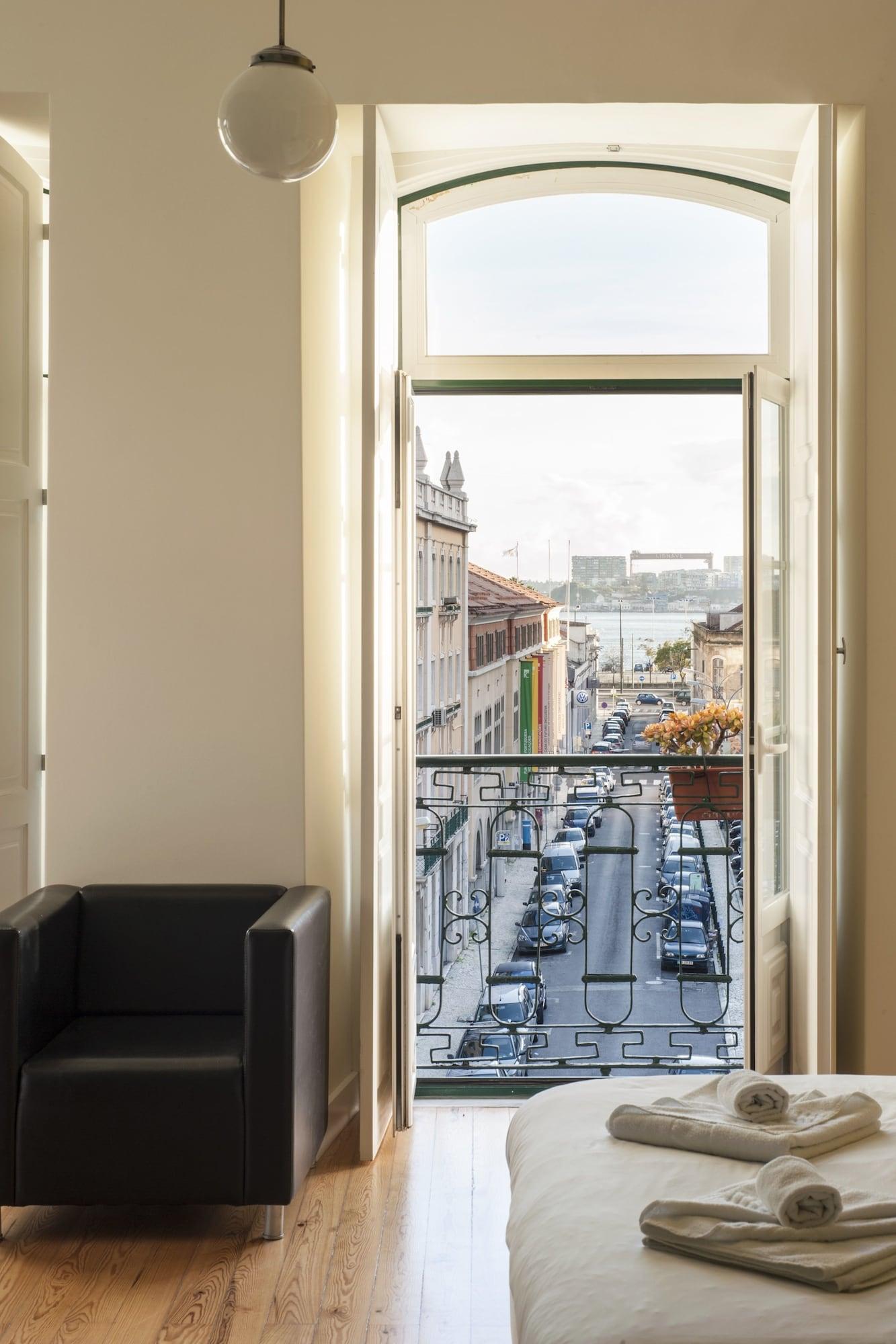 Guest house Casa Do Bairro By Shiadu